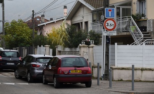 La rue où le forcené a été abattu par la police à Echirolles le 29 octobre 2016