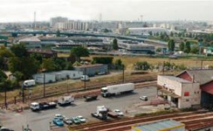 Soixante-trois hectares de terrain vont faire l'objet d'études pour redonner vie au quartier Bercy-Charenton (12e), enclavé dans des emprises ferroviaires, d'ici à dix ans.