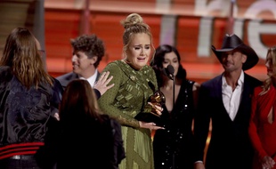 La chanteuse Adele lors de la 59e cérémonie des Grammy Awards, le 12 février 2017.