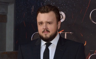 L'acteur John Bradley
