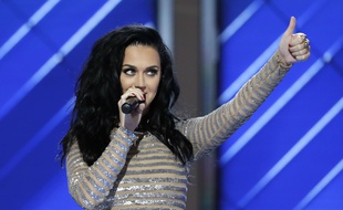 Katy Perry à la convention du Parti démocrate américain le 28 juillet 2016