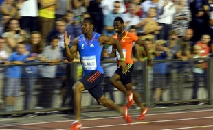 Le Jamaïcain Yohan Blake, champion du monde 2011 et vice champion olympique du 100 m, a été victime d'un claquage et non d'une crampe samedi à Kingston et pourrait être absent plusieurs semaines, selon son entraîneur.