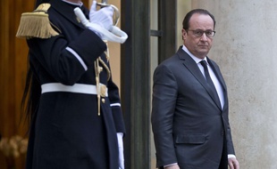 François Hollande quittant le palais de l'Elysée le 20 novembre 2015.