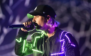 Le chanteur Nekfeu a été récompensé le 12 février 2016 aux 31ème Victoires de la Musique