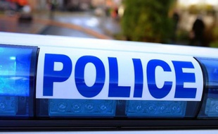 Le gyrophare d'une voiture de police