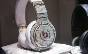 Le casque stéréo de Dr. Dre par Beats et & GRAFF Diamonds le 31 janvier 2014