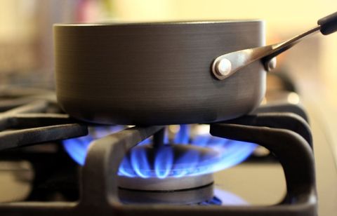 Surtaxes américaines, route des vacances et tarif du gaz… L’info en 2 minutes