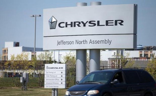 Le constructeur automobile américain Chrysler, filiale de l'italien Fiat, a annoncé vendredi qu'il allait rappeler 1,2 million de pick-ups dans le monde à cause de problèmes de bielles de direction mal alignées.