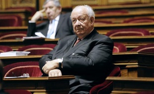 Les sénateurs UMP ont annoncé jeudi, par la voix de Jean-Claude Gaudin, leur décision de se retirer des états généraux des collectivités et de boycotter vendredi la dernière journée de la manifestation à la Sorbonne, ce qui a suscité étonnement à gauche et au gouvernement.