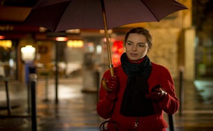 Louise Bourgoin dans Tirez la langue Mademoiselle.
