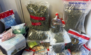 La gendarmerie des Côtes d'Armor a interpellé deux personnes soupçonnées d'être à la tête d'un trafic de drogue.