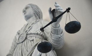 Statue de la déesse de la Justice, le 19 mai 2015, à Rennes