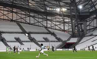 Luiz Gustavo et l'OM ont été confrontés au même contexte de huis clos total que les Lyonnais, il y a deux semaines contre Francfort (1-2). Boris HORVAT