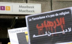 Station de métro de Maelbeek à Bruxelles le 9 avril 2016, lors d'un hommage rendu par des organisations musulmanes aux victimes des attentats du 22 mars dans la capitale belge