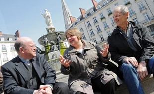 Le père Benoît Bertrand, le pasteur Caroline Schrumpf et François Tellier.