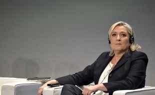 Marine Le Pen, présidente du FN, lors d'une convention européenne du groupe Europe des nations et des libertés, le 28 janvier 2016 à Milan (Italie).