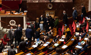 Débat à l'Assemblée nationale sur le pass vaccinal.