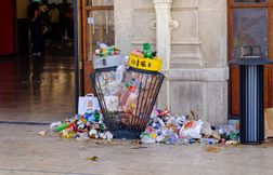 Une grève fait s’accumuler 600 tonnes de déchets dans les rues de Marseille