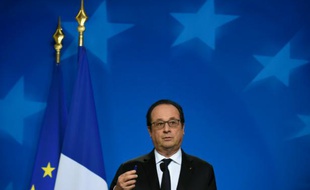 Le président François Hollande à Bruxelles, le 18 décembre 2015