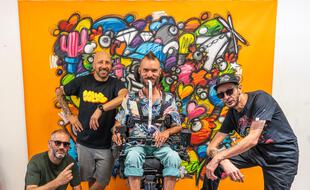 Une trentaine d'artistes participent à l'exposition organisée pour payer un bras robotisé à Johann Chaulet, atteint d'une myopathie, et lui même artiste.