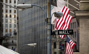 Wall Street s'affichait en hausse à l'ouverture vendredi après la publication d'un rapport en demi-teinte sur l'emploi aux Etats-Unis en janvier: le Dow Jones gagnait 0,21% et le Nasdaq 0,55%.