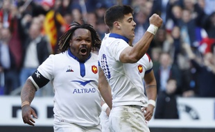 Mathieu Bastareaud et Romain Ntamack ont été reconduits face à l'Irlande.