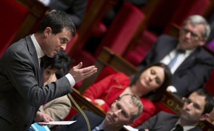 Après le mariage gay, l'opposition mène à l'Assemblée un nouveau combat sur un sujet intéressant nettement moins l'opinion, le mode de scrutin pour les élections départementales, mais en se mobilisant assez pour avoir failli mettre en minorité les socialistes.