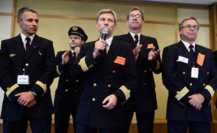 Le sNPL, syndicat majoritaire, a refusé la proposition de la direction d'Air France. Au centre: Jean-Louis Barber, président du SNPL Air France.
