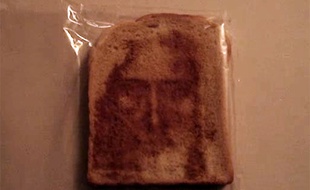 Jésus apparaît dans un toast