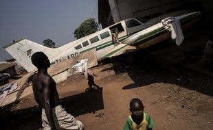 Bangui (Centrafrique), le 7 décembre 2015. Des enfants jouent aux abords du camps de M'Poko.