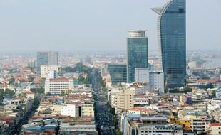 Une vue générale de Phnom Penh le 15 décembre 2015