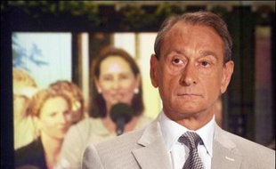 La première séance du Conseil de Paris d'après législatives a permis aux principaux acteurs de la vie politique de la capitale de se positionner dans la pré-campagne du scrutin municipal de mars 2008.