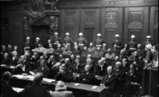 Dimanche 1er octobre marque le 60ème anniversaire du verdict du procès de Nuremberg (sud de l'Allemagne), où la moitié des vingt-quatre dignitaires nazis jugés, notamment pour crime contre l'humanité, furent condamnés à mort.