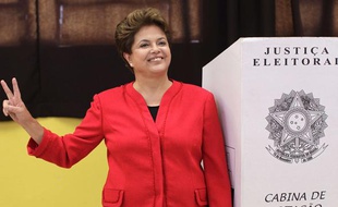 La candidate à l'élection présidentielle brésilienne Dilma Rousseff le 3 octobre 2010 à Porto Alegre.