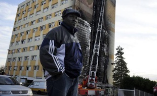 Le bilan de l'incendie à Dijon d'un foyer de travailleurs migrants, dans la nuit de samedi à dimanche, était lundi de sept morts et cinq blessés entre la vie et la mort, contre quatre la veille, a indiqué le Samu.