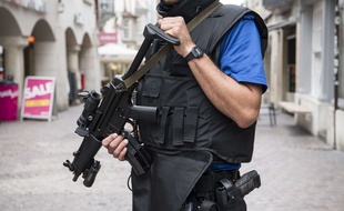 Les forces de l'ordre ont rapidement bouclé une partie de la vieille ville (Schaffhouse).