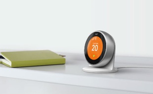 Le nouveau thermostat connecté Nest offre de nouvelles fonctionnalités, comme le contrôle du ballon d'eau chaude.