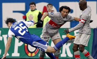 Le Parisien Ceara (au centre), lors du match face au Dynamo Kiev, le 16 avril 2009.