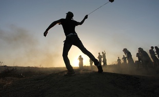 Illustration d'affrontements entre Palestiniens et soldats israéliens à Gaza le 14 octobre 2015.