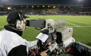 Didier Bariani, vice-président du MoDem et ancien président du Paris FC, a rappelé samedi la nécessité selon lui qu'une "synthèse d'un quart d'heure" résumant les rencontres de Ligue 1 soit diffusée sur l'une des chaînes du service public et préconisé un "élargissement de la loi Buffet."