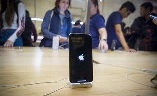 L'écran de démarrage d'un iPhone X.