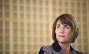 L'Assemblée examine en début de semaine un texte contre le piratage des oeuvres culturelles sur internet prévoyant jusqu'à la suspension de l'abonnement de l'internaute en cas de récidives, au nom de la défense des droits d'auteurs dans un contexte de crise, notamment du disque.