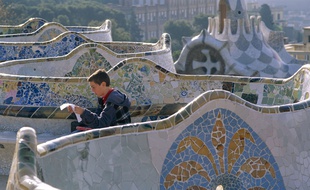 A l'image du parc Güell réalisé par Gaudi à Barcelone, Rennes aura bientôt son parc en mosaïque.