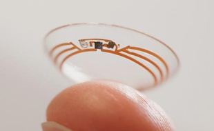Un prototype de smart lentille de contact présenté par Google le 16 janvier.