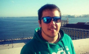 Renato, 26 ans, a survécu à l'attaque terroriste malgré une balle dans la tête.