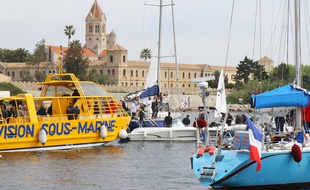 Une cinquante de bateaux réunis au large de l'Abbaye de Lérins, le dimanche 26 avril 2015.