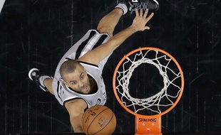 Tony Parker lors du match entre San Antonio et les Knicks le 8 janvier 2016.