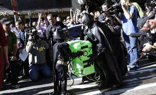 Le «Batkid», accompagné du super-héros Batman, dans les rues de San Francisco, le 15 novembre 2013.
