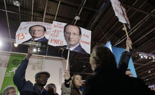 A trois mois pile de la présidentielle, François Hollande s'apprêtait à tenir son premier grand meeting de campagne dimanche au Bourget, où il doit à la fois se dévoiler aux Français, se raconter et livrer sa "vision" pour la France.