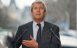 Avec leurs milliards, ces magnats bousculent le paysage médiatique français